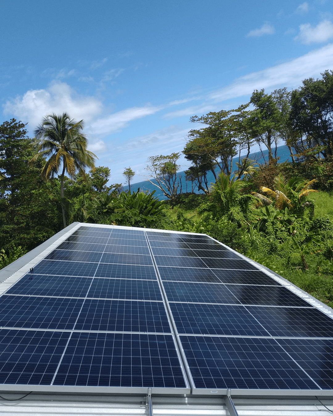Turismo con energía solar en la isla tropical de Dominica ⚡